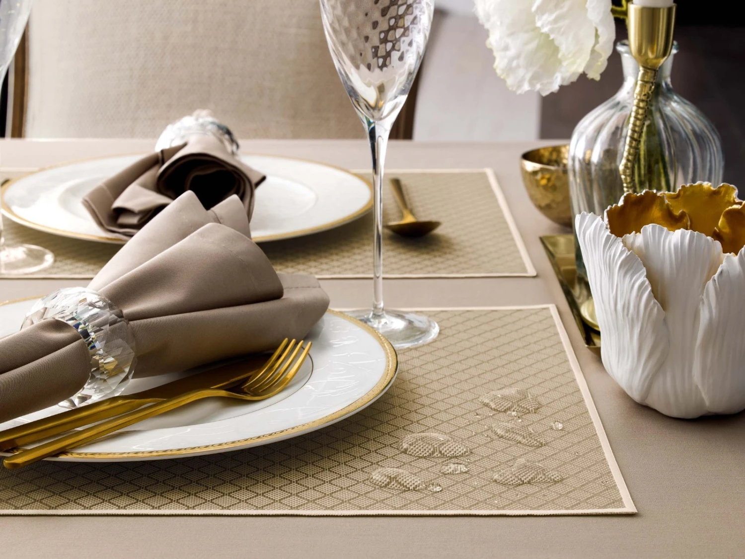 Placemat FERNANDO + Golden | TOGAS - Image 6