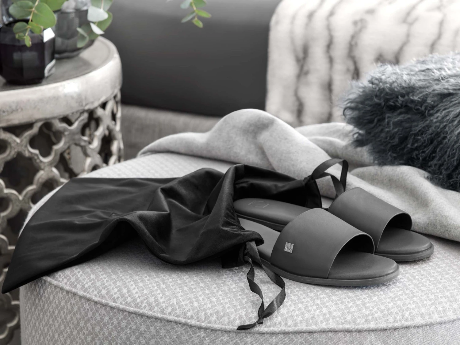 Slippers GLORIA + Grey | TOGAS - Image 2